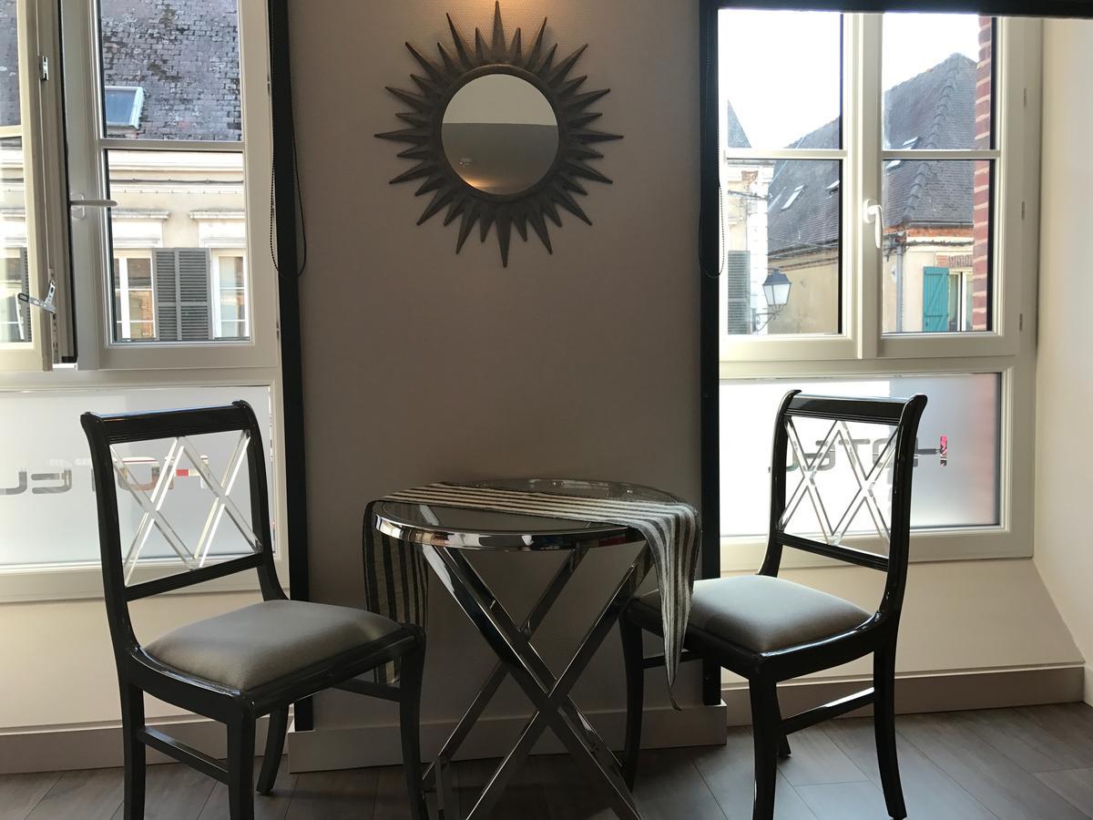 Logis Hotel-Restaurant Le Relais D'Aligre Châteauneuf-en-Thymerais Exteriör bild
